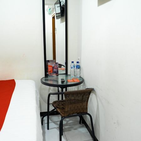 RedDoorz near Setrasari Mall 4 Hotel Bandung Bagian luar foto