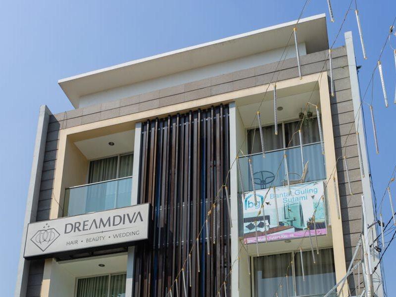 RedDoorz near Setrasari Mall 4 Bandung Bagian luar foto