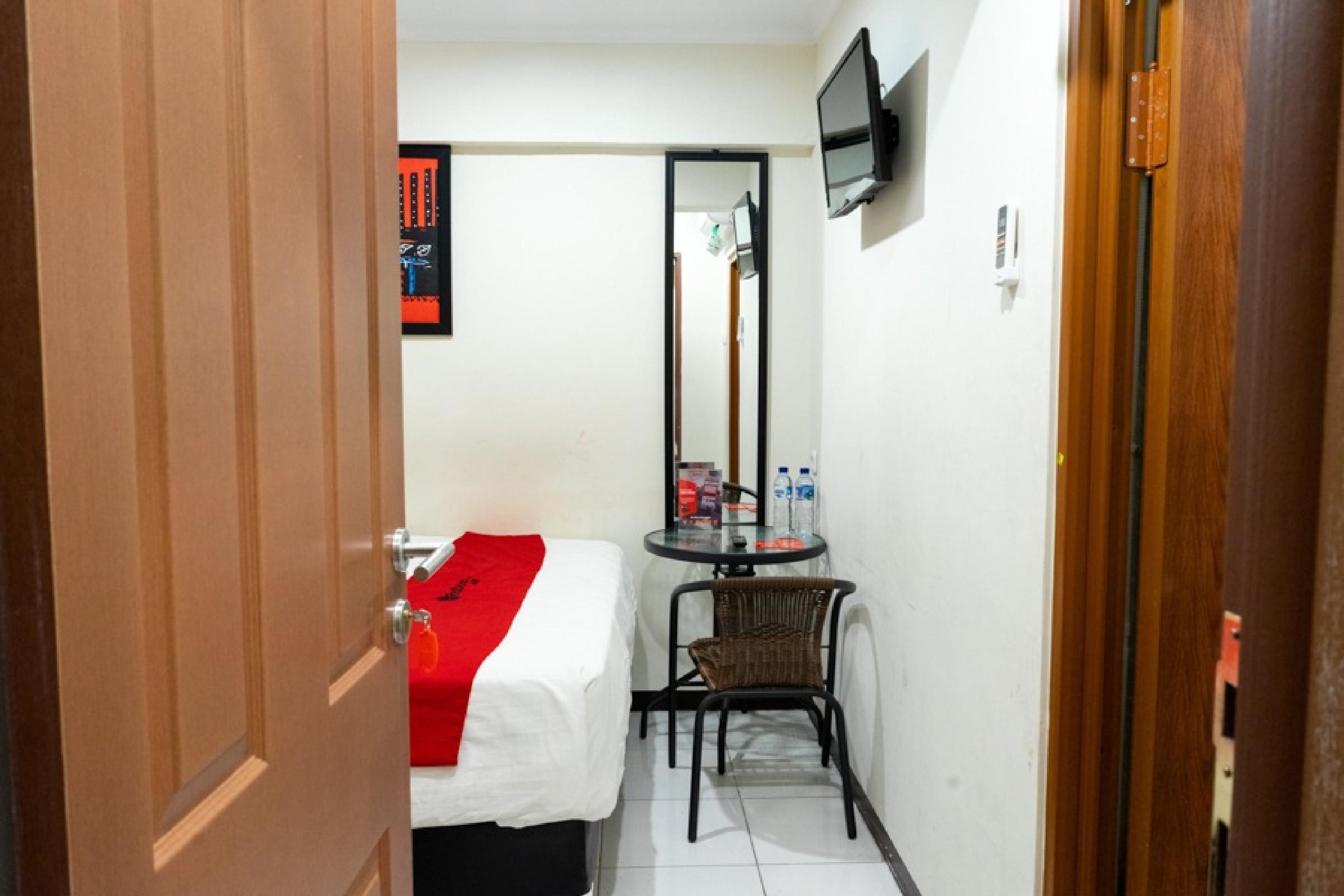 RedDoorz near Setrasari Mall 4 Hotel Bandung Bagian luar foto